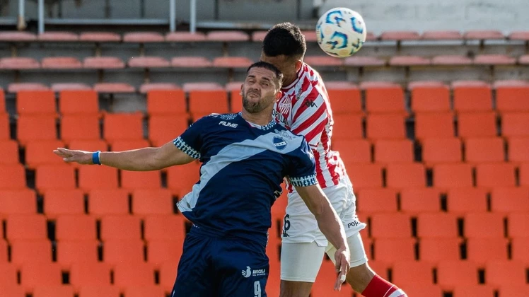 Alvarado perdió en el Minella con el líder de la zona
