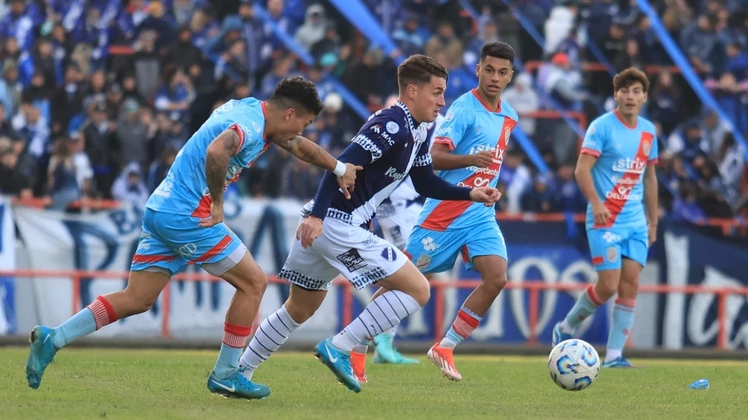 Alvarado perdió con el último