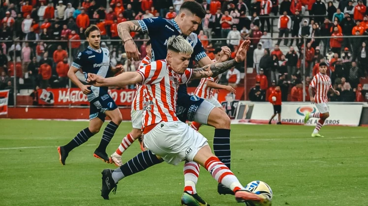 Alvarado lo aguantó y se trajo un punto importante de Tucumán